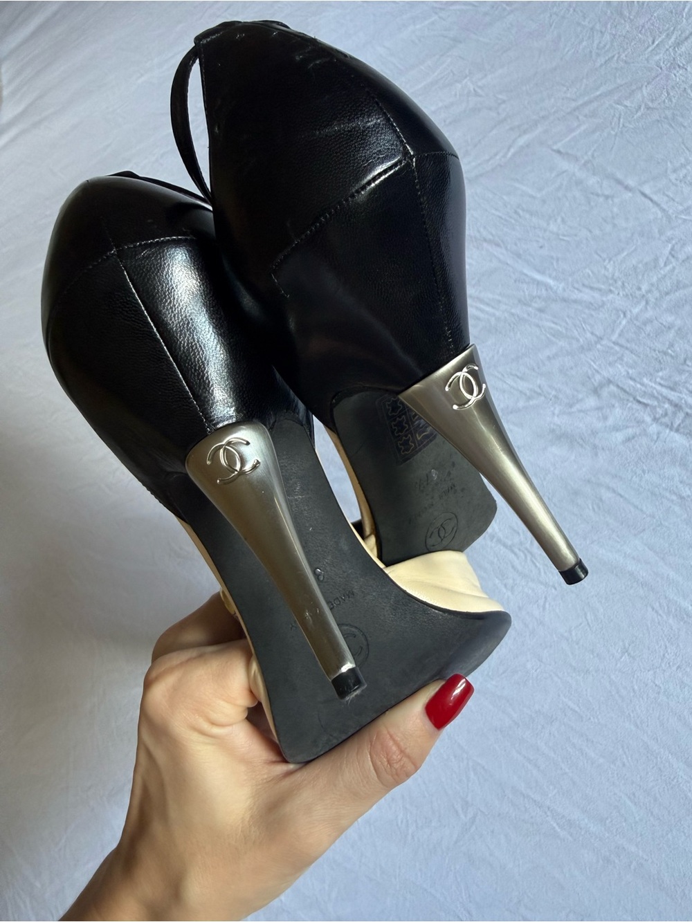 CHANEL Vintage Black/Ivory Leather Slingback Pumps with Silver Metallic CC Heels